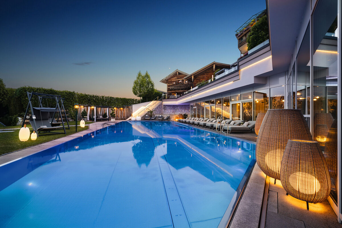 Infinity-Pool im 5* Wellness- & Sporthotel Jagdhof, Bayerischer Wald